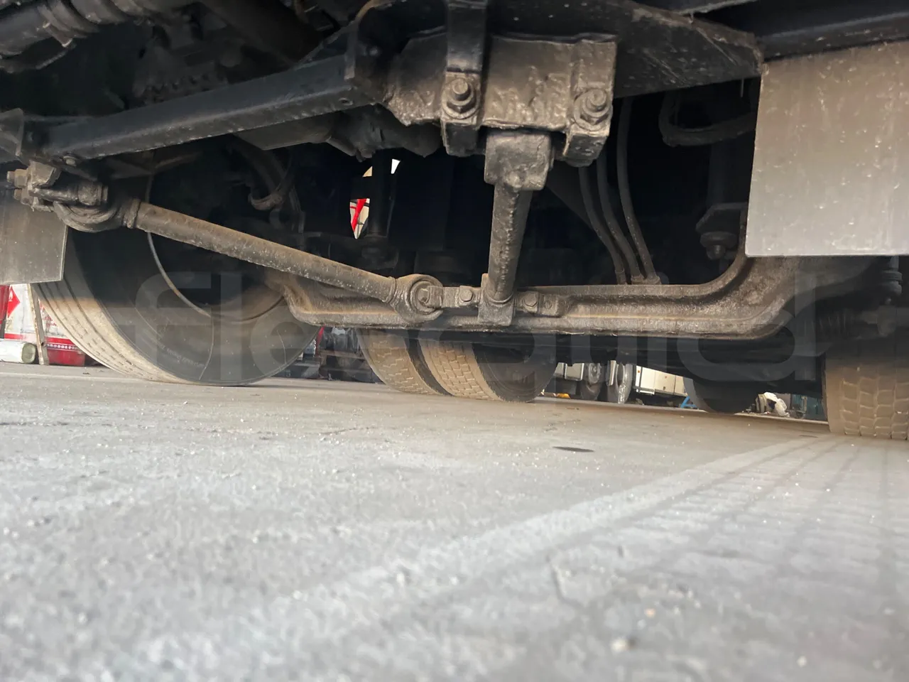 Setra S416 - axle 3 central