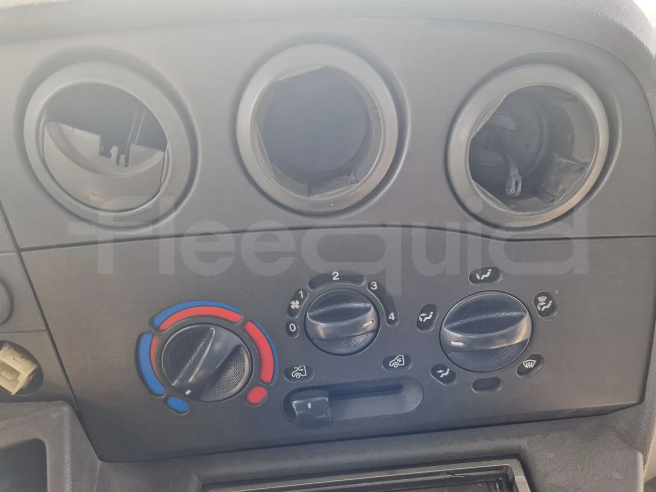 Iveco Cacciamali 65C15/70-EUR3 -107 Kw - 7,92 Mt - radio accessories photo