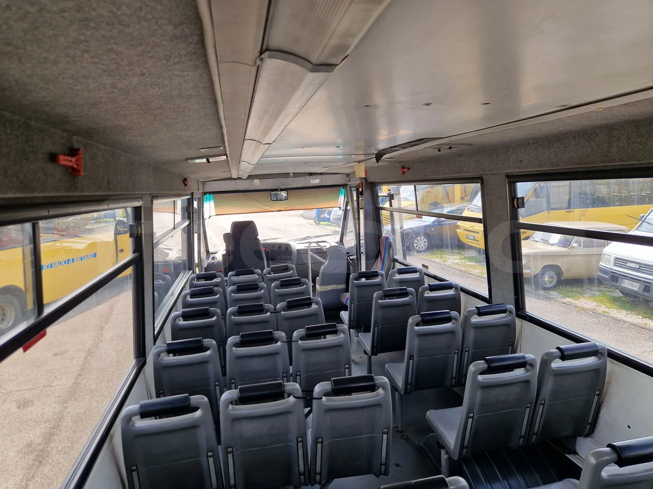 Iveco Cacciamali 65C15/70-EUR3 -107 Kw - 7,92 Mt - forward view all seats last row height