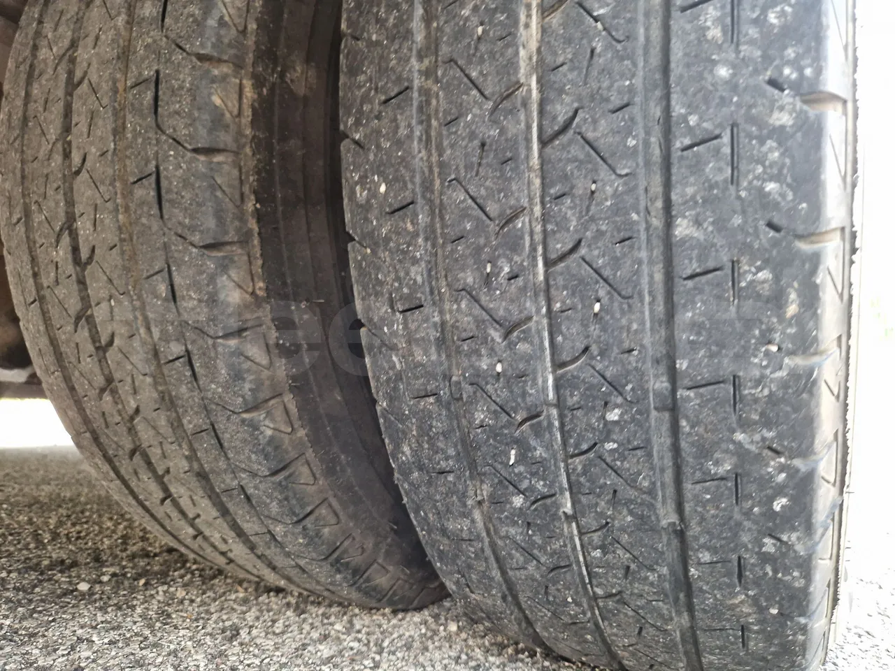 Iveco Cacciamali 65C15/70-EUR3 -107 Kw - 7,92 Mt - tread condition front tires left