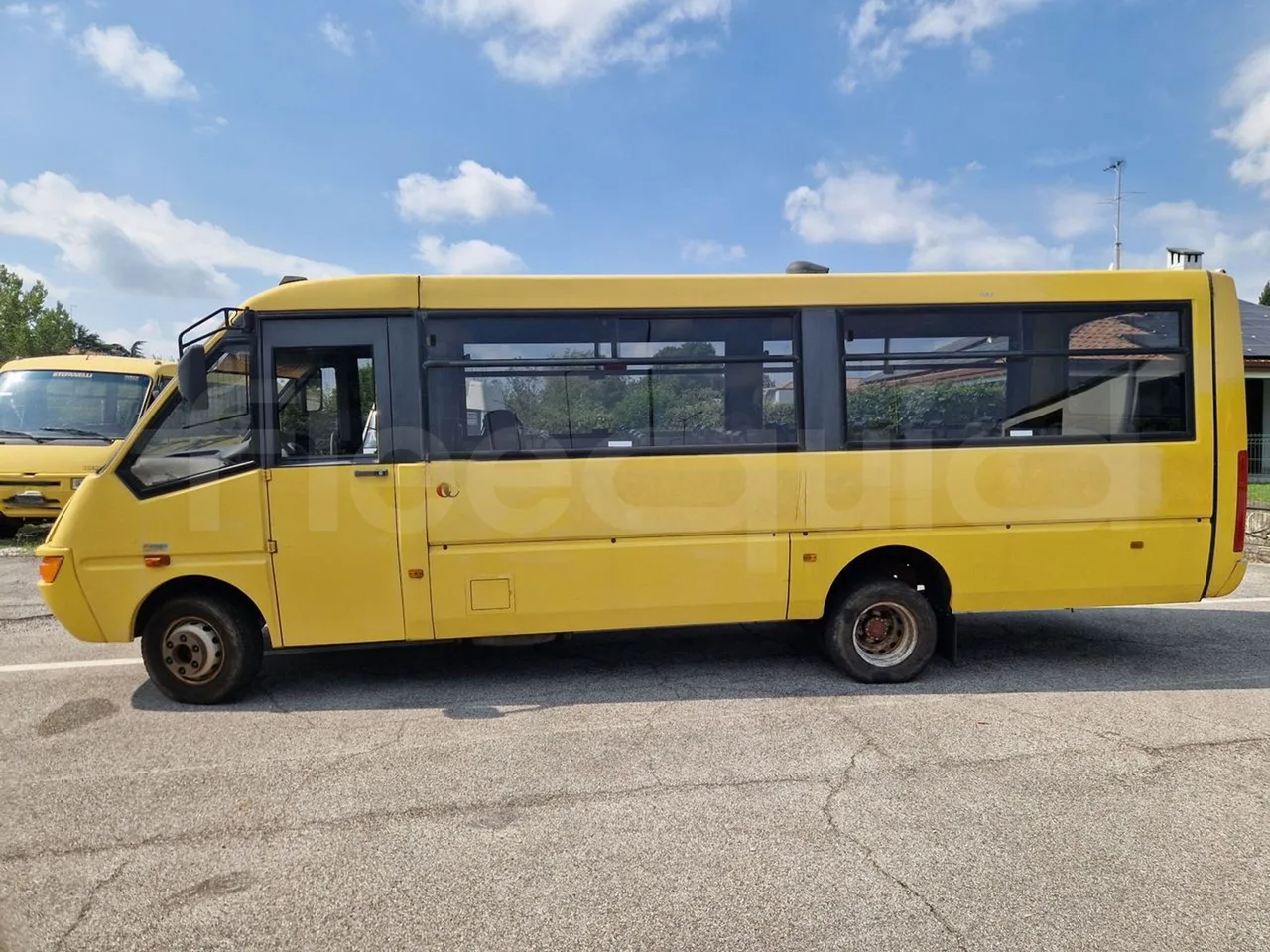 Iveco Cacciamali 65C15/70-EUR3 -107 Kw - 7,92 Mt - left side photo