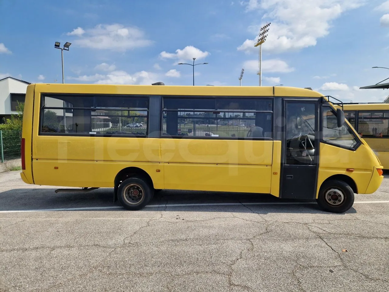 Iveco Cacciamali 65C15/70-EUR3 -107 Kw - 7,92 Mt - right side doors closed