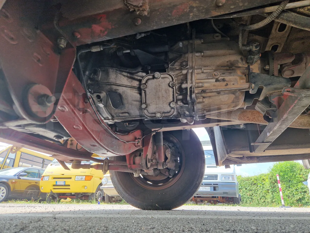 Iveco Cacciamali 65C15/70-EUR3 -107 Kw - 7,92 Mt - front axle right side