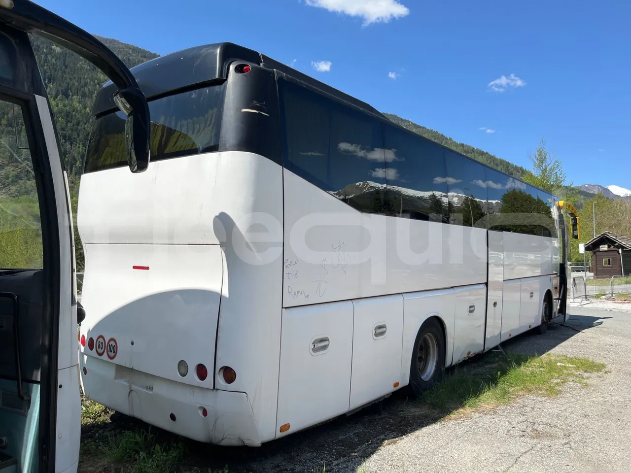 Bova B V Magiq 12.380 - EUR3 - 280kW - 12m - 3/4 right rear doors closed