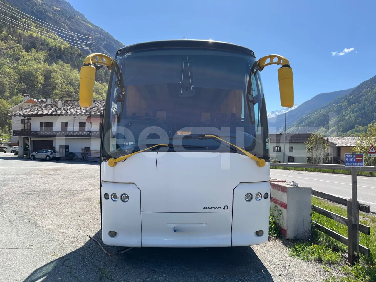 Bova B V Magiq 12.380 - EUR3 - 280kW - 12m - front photo
