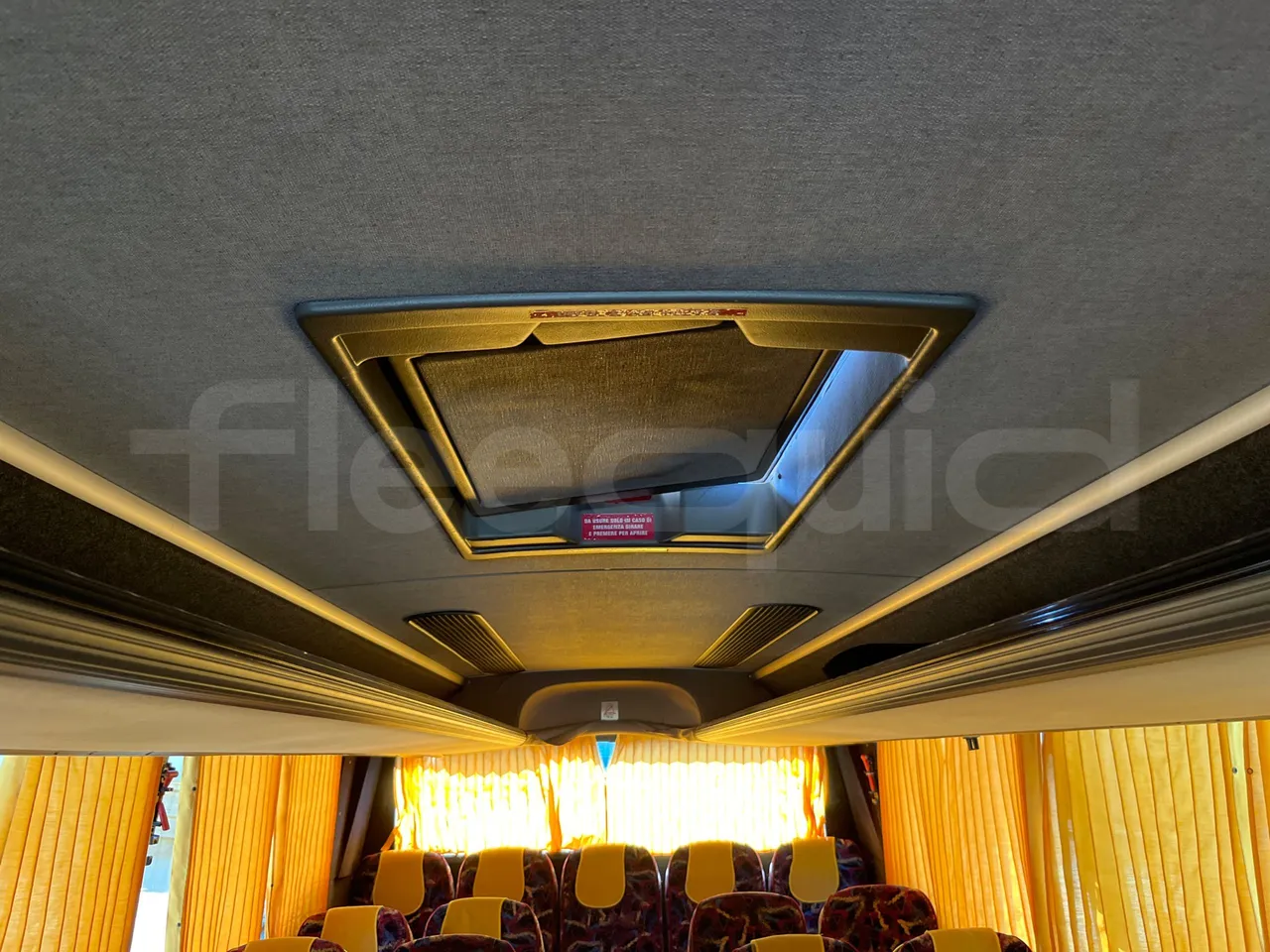 Bova B V Magiq 12.380 - EUR3 - 280kW - 12m - roof hatch 1