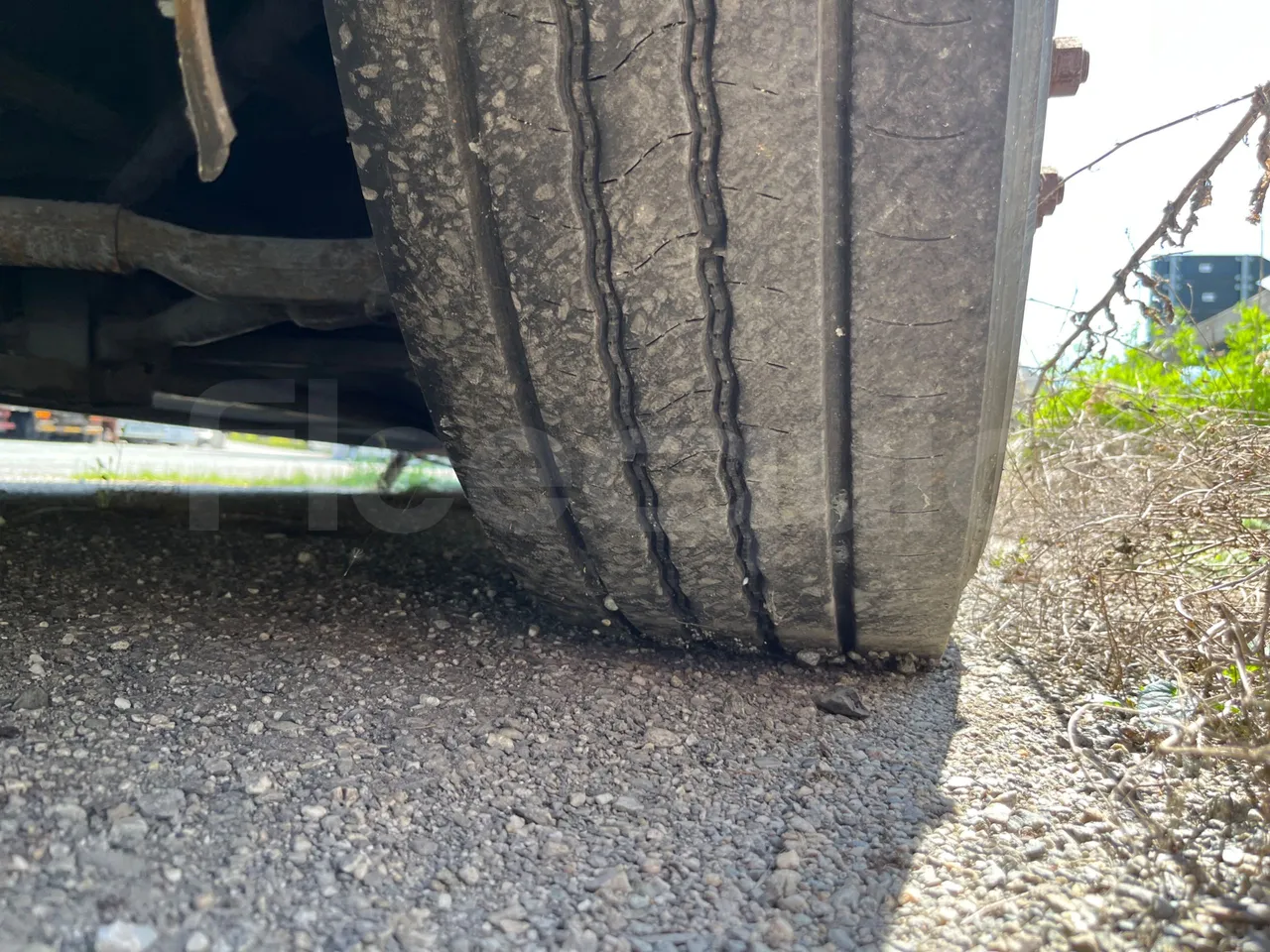 Bova B V Magiq 12.380 - EUR3 - 280kW - 12m - tread condition front tires left