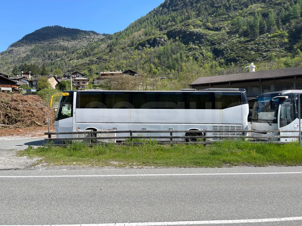 Bova B V Magiq 12.380 - EUR3 - 280kW - 12m - left side photo