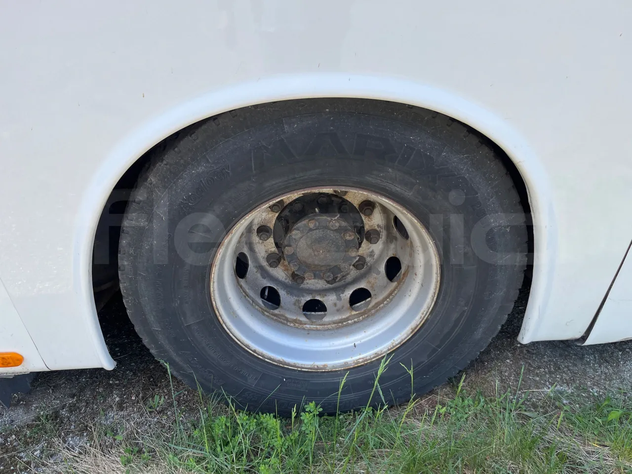 Bova B V Magiq 12.380 - EUR3 - 280kW - 12m - rear left tire photo