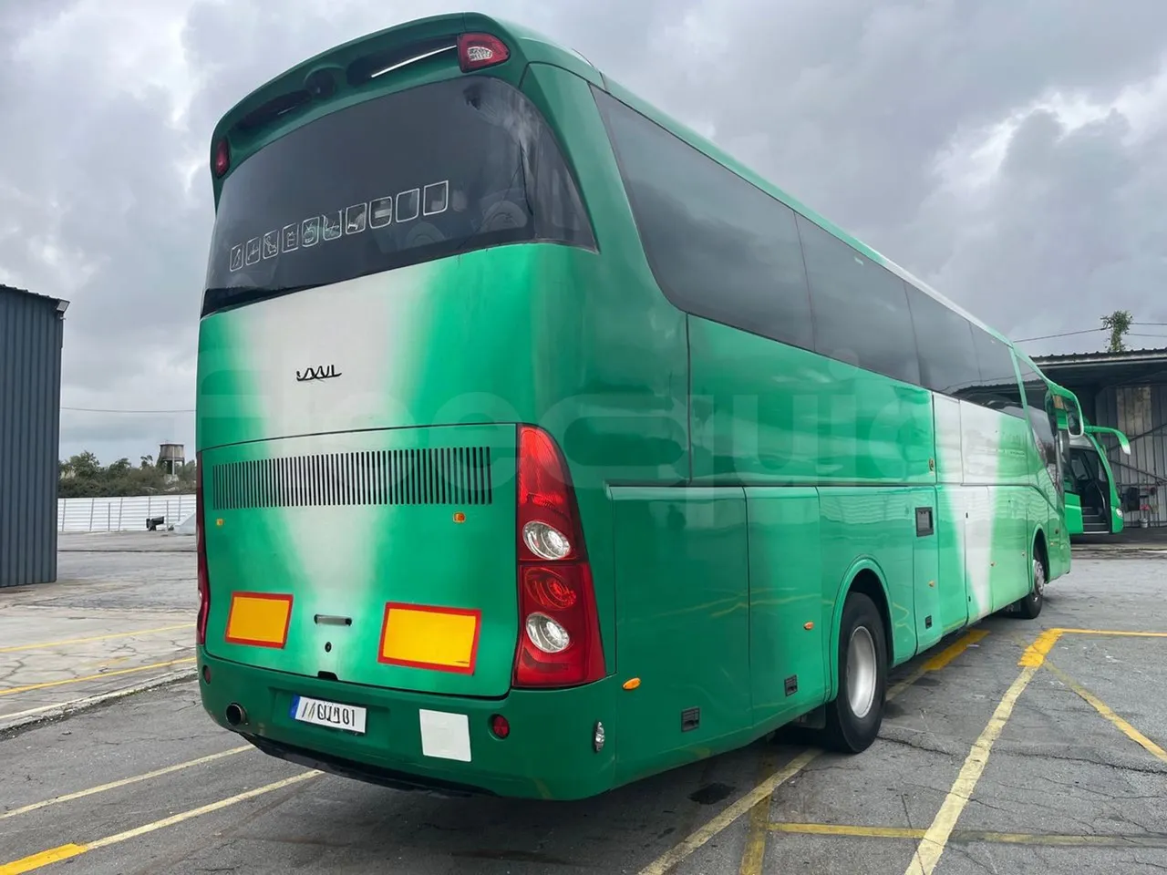 Scania KIB 4X2 KIB4X2 - Euro 4 - 309 kW - 12.92m - 3/4 right rear doors closed