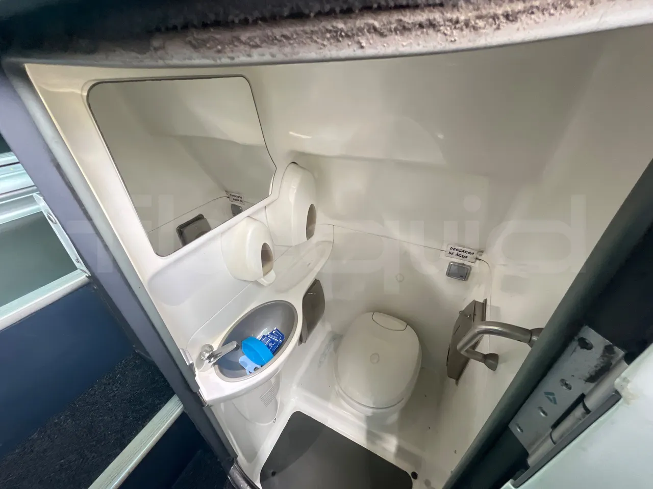 Scania KIB 4X2 KIB4X2 - Euro 4 - 309 kW - 12.92m - toilette accessories photo