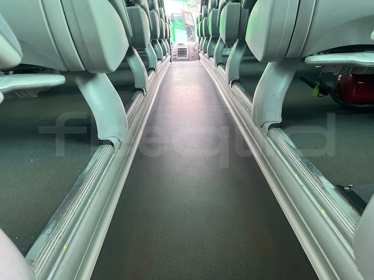 Scania KIB 4X2 KIB4X2 - Euro 4 - 309 kW - 12.92m - seat brackets photo