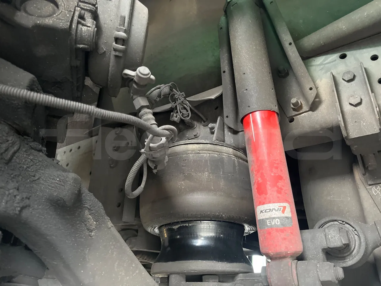 Scania KIB 4X2 KIB4X2 - Euro 4 - 309 kW - 12.92m - front shock absorbers right