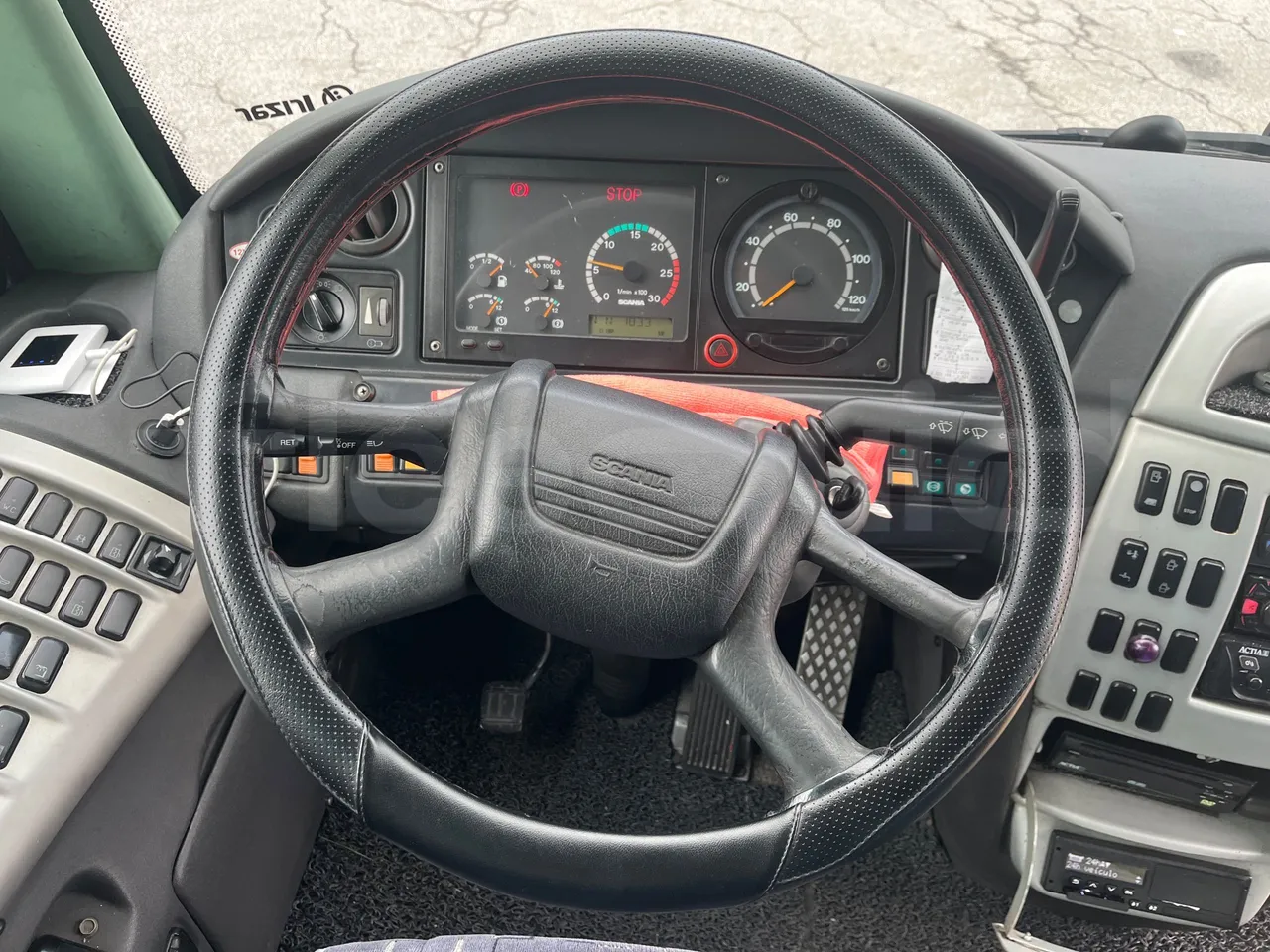 Scania KIB 4X2 KIB4X2 - Euro 4 - 309 kW - 12.92m - steering wheel photo