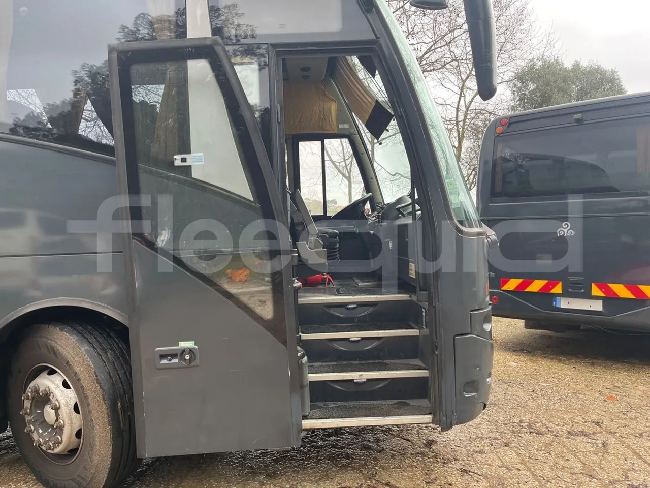 Volvo B12B 4X2 - Euro 3 - 279 kW - 12.2 mt - front door 1 open