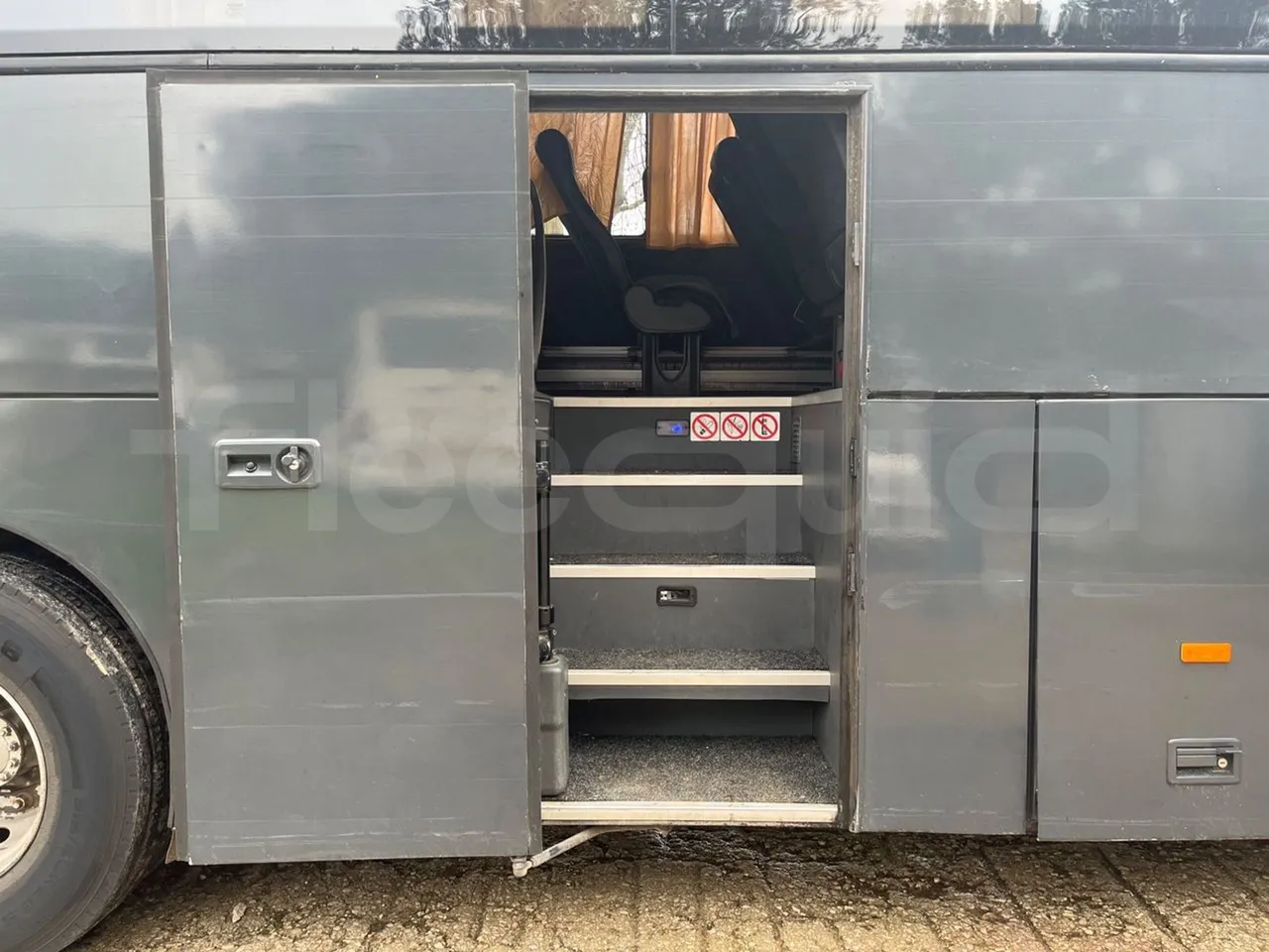 Volvo B12B 4X2 - Euro 3 - 279 kW - 12.2 mt - front door 2 open