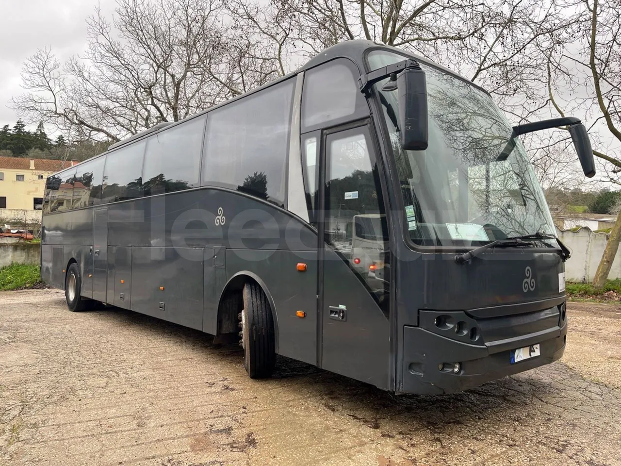 Volvo B12B 4X2 - Euro 3 - 279 kW - 12.2 mt - 3/4 front right doors