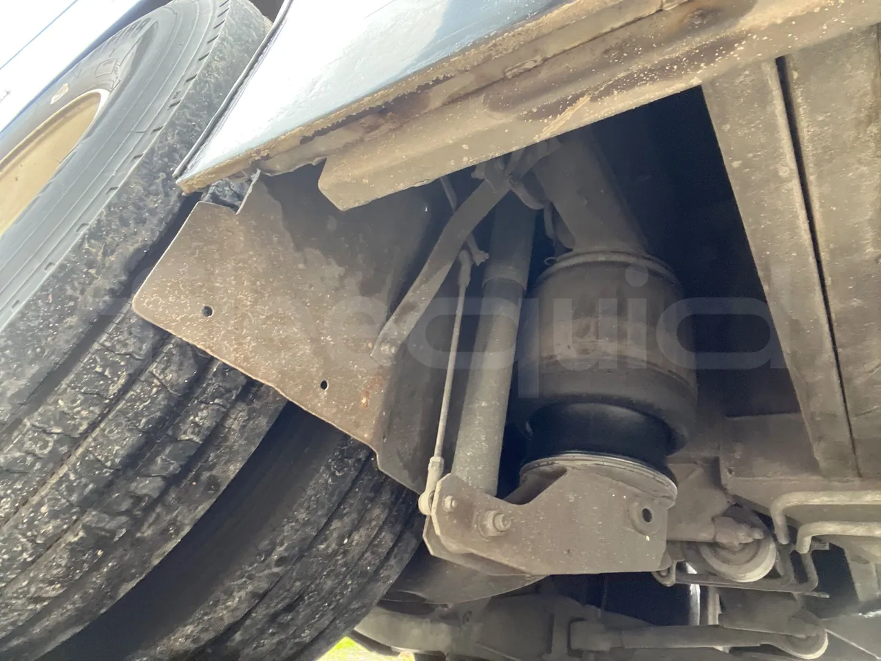 Volvo B12B 4X2 - Euro 3 - 279 kW - 12.2 mt - axel 2 air springs 2 left