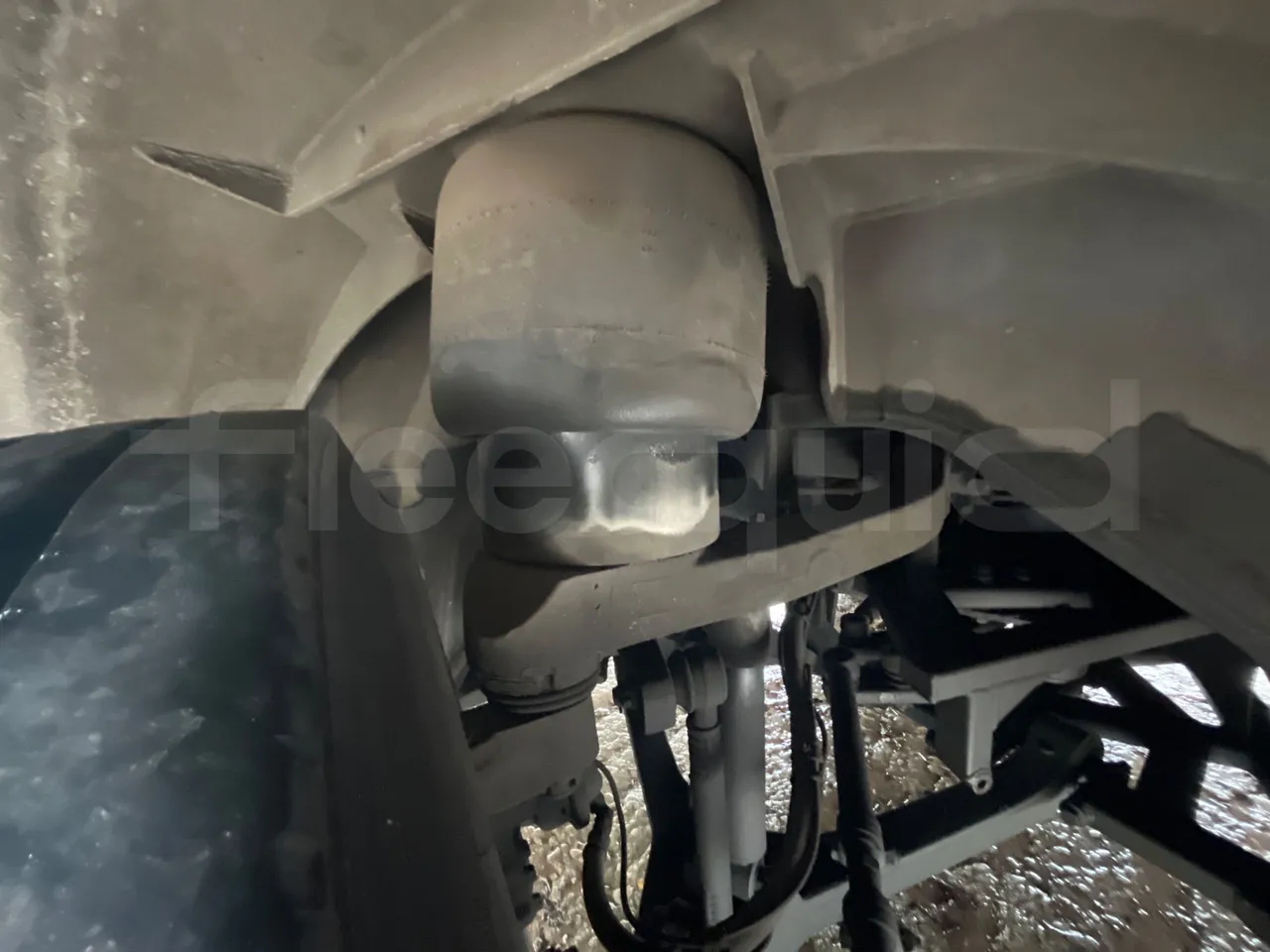 Volvo B12B 4X2 - Euro 3 - 279 kW - 12.2 mt - front shock absorbers right