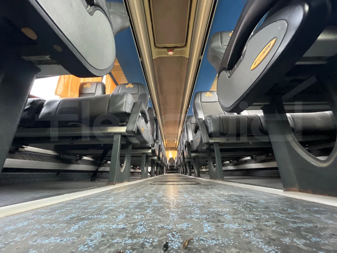 Volvo B12B 4X2 - Euro 3 - 279 kW - 12.2 mt - power outlets detail