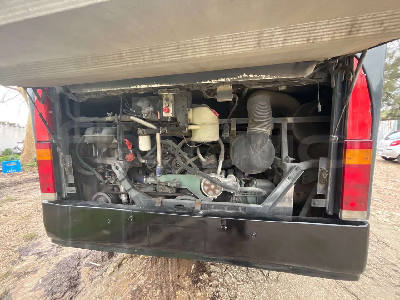 Volvo B12B 4X2 - Euro 3 - 279 kW - 12.2 mt - rear hatch open