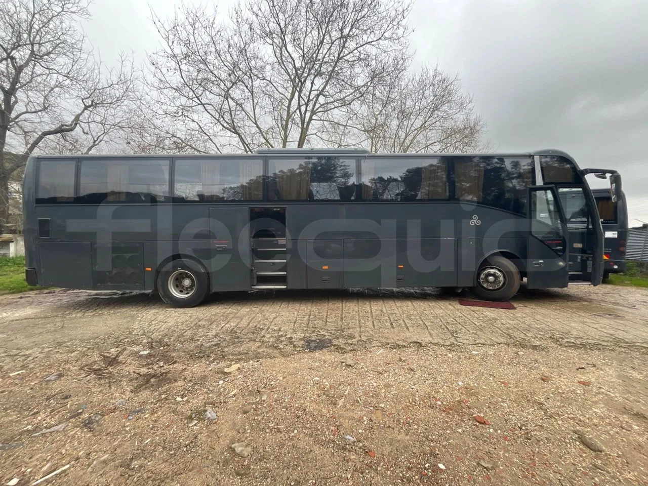 Volvo B12B 4X2 - Euro 3 - 279 kW - 12.2 mt - right side doors open