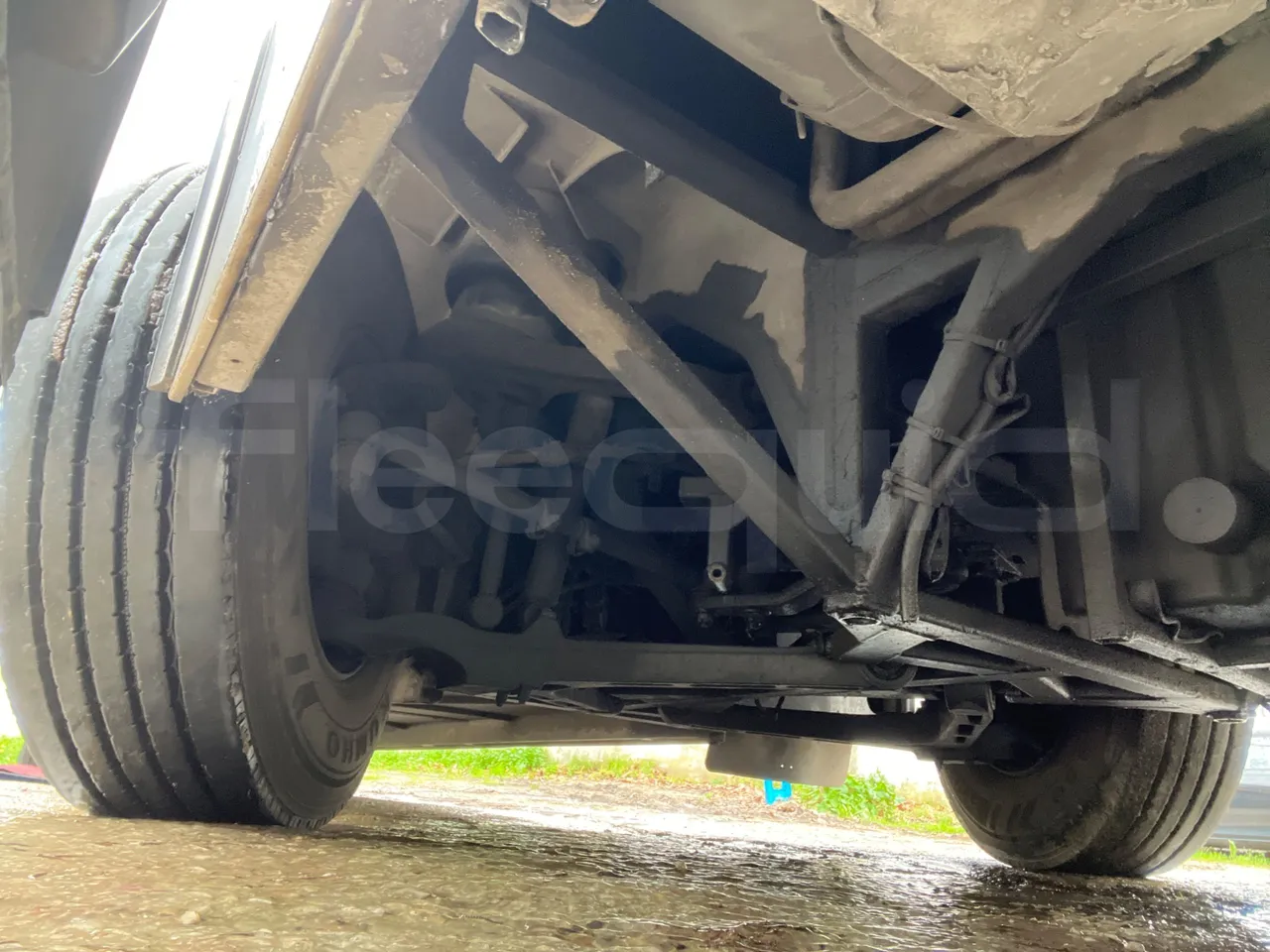 Volvo B12B 4X2 - Euro 3 - 279 kW - 12.2 mt - front axle right side