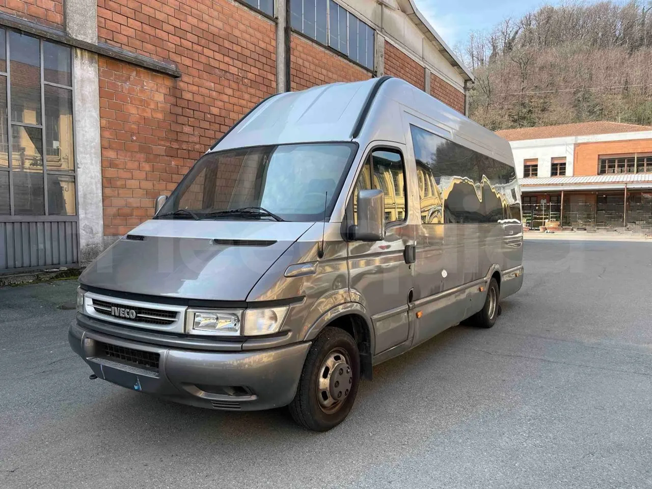 Iveco Daily A50CF/16 - EUR3 - 122kW - 6.948m - 3/4 front left