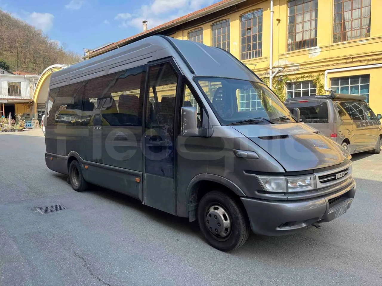 Iveco Daily A50CF/16 - EUR3 - 122kW - 6.948m - 3/4 front right doors