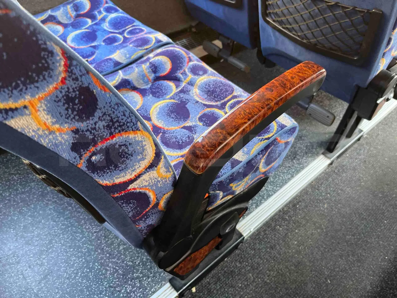 Iveco Daily A50CF/16 - EUR3 - 122kW - 6.948m - armrest detail photo