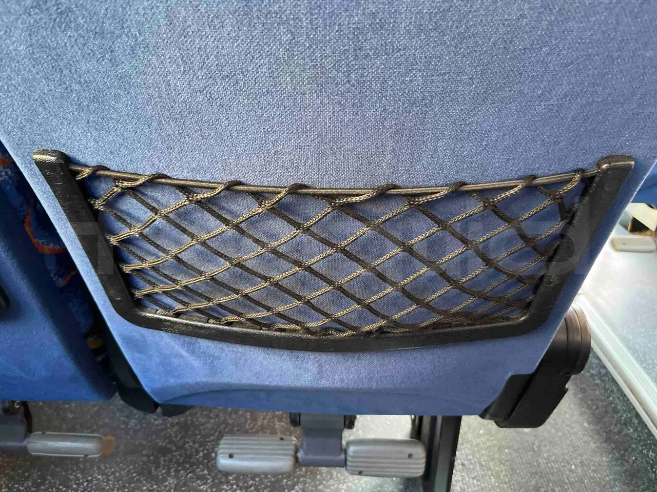 Iveco Daily A50CF/16 - EUR3 - 122kW - 6.948m - mesh detail photo