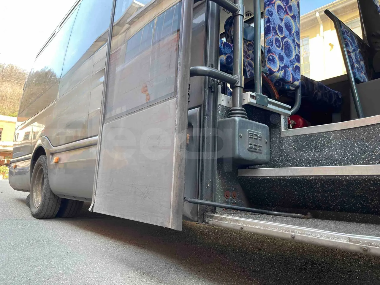 Iveco Daily A50CF/16 - EUR3 - 122kW - 6.948m - door mechanism photo