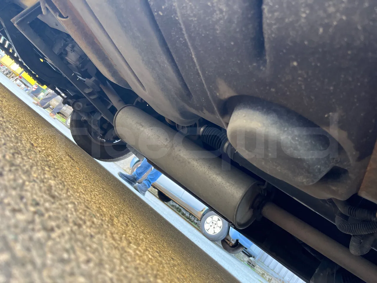 Iveco Daily A50CF/16 - EUR3 - 122kW - 6.948m - front shock absorbers left