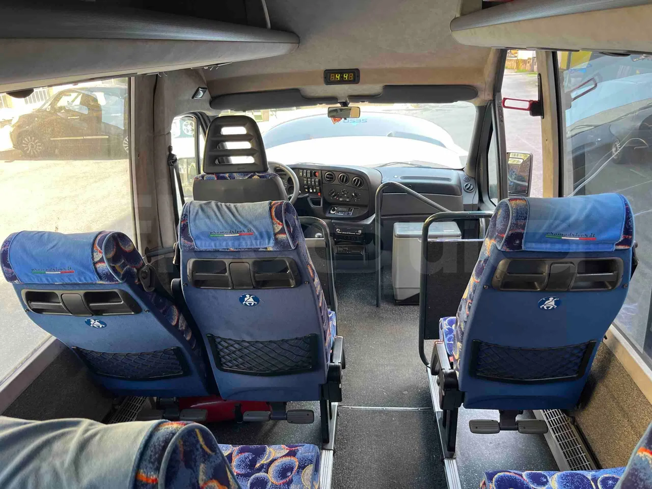 Iveco Daily A50CF/16 - EUR3 - 122kW - 6.948m - forward view middle aisle