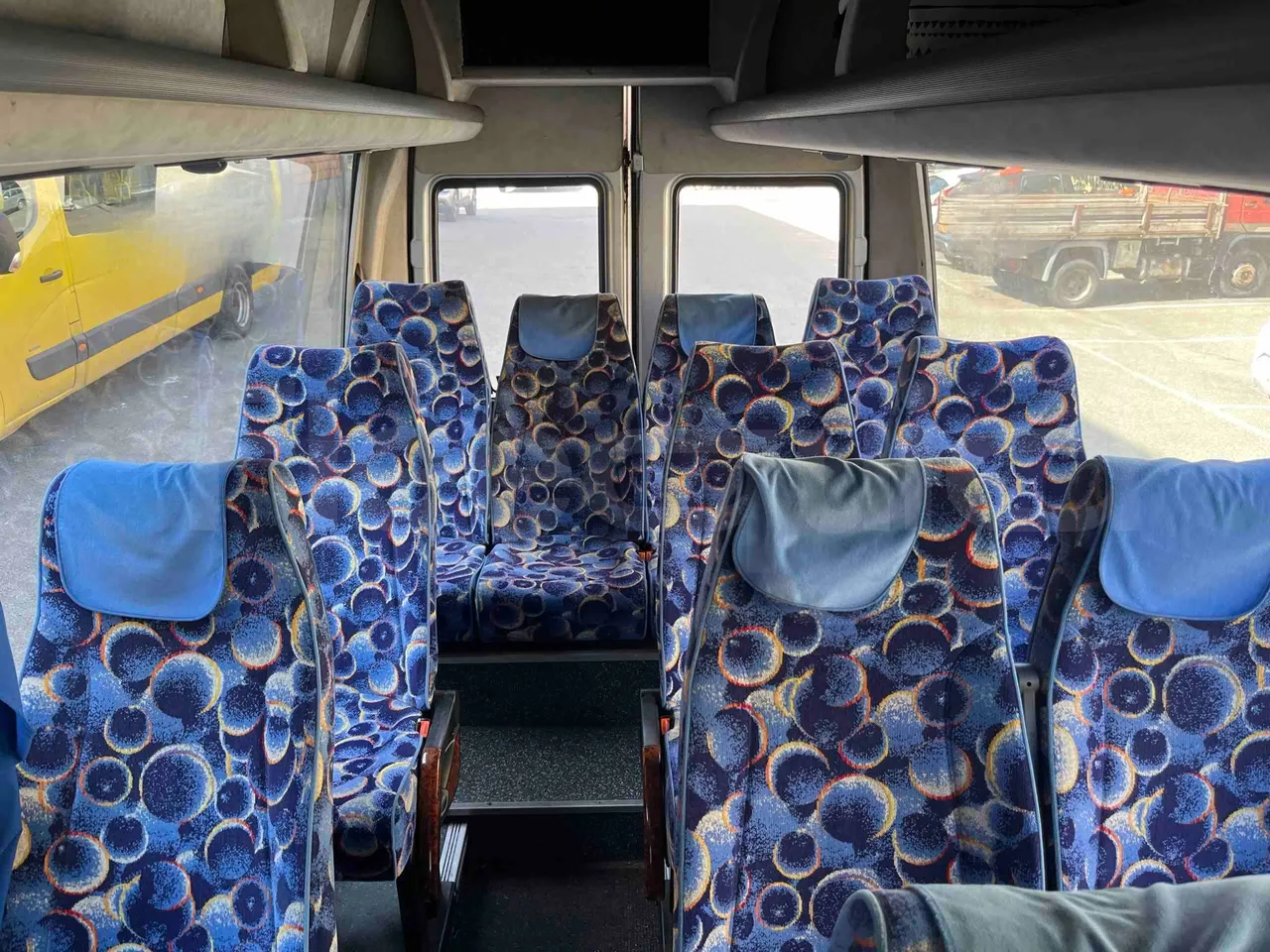 Iveco Daily A50CF/16 - EUR3 - 122kW - 6.948m - reverse view middle aisle