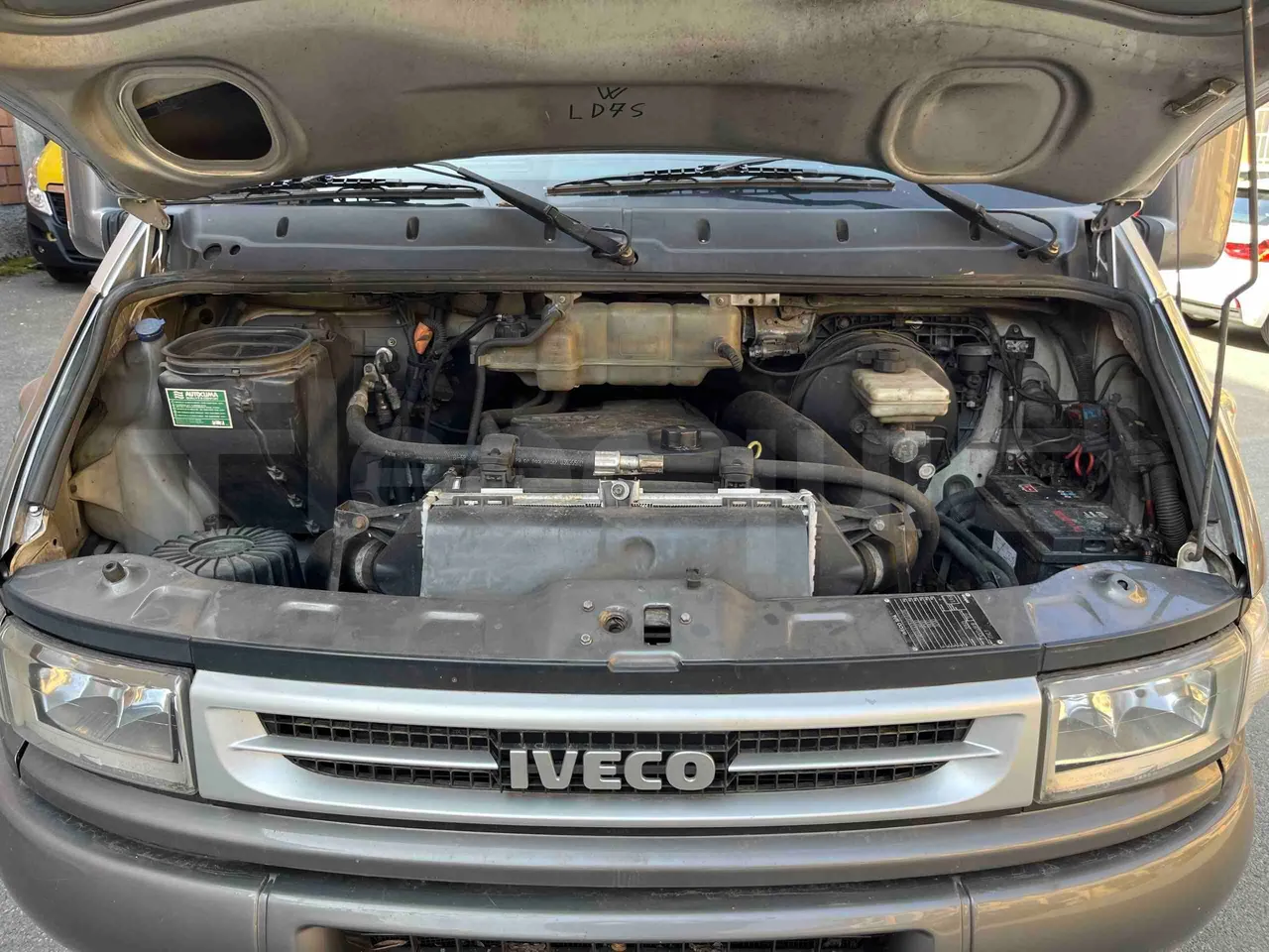 Iveco Daily A50CF/16 - EUR3 - 122kW - 6.948m - rear hatch open