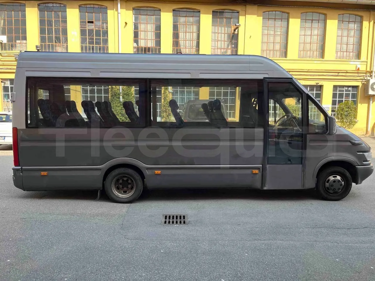 Iveco Daily A50CF/16 - EUR3 - 122kW - 6.948m - right side doors closed