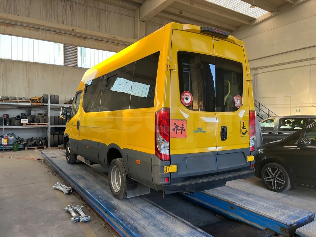 Iveco Daily 50C14N - EUR6 - 100kW - 6,048m - 3/4 left rear side