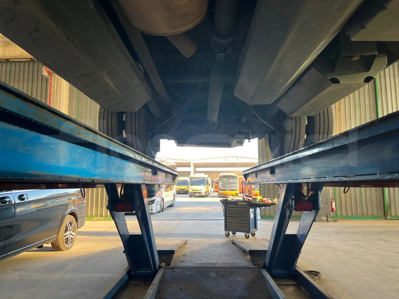 Iveco Daily 50C14N - EUR6 - 100kW - 6,048m - bellows turntable (18m)