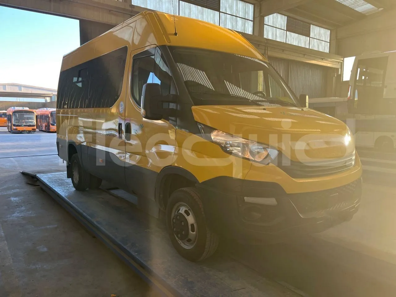 Iveco Daily 50C14N - EUR6 - 100kW - 6,048m - Base cover photo