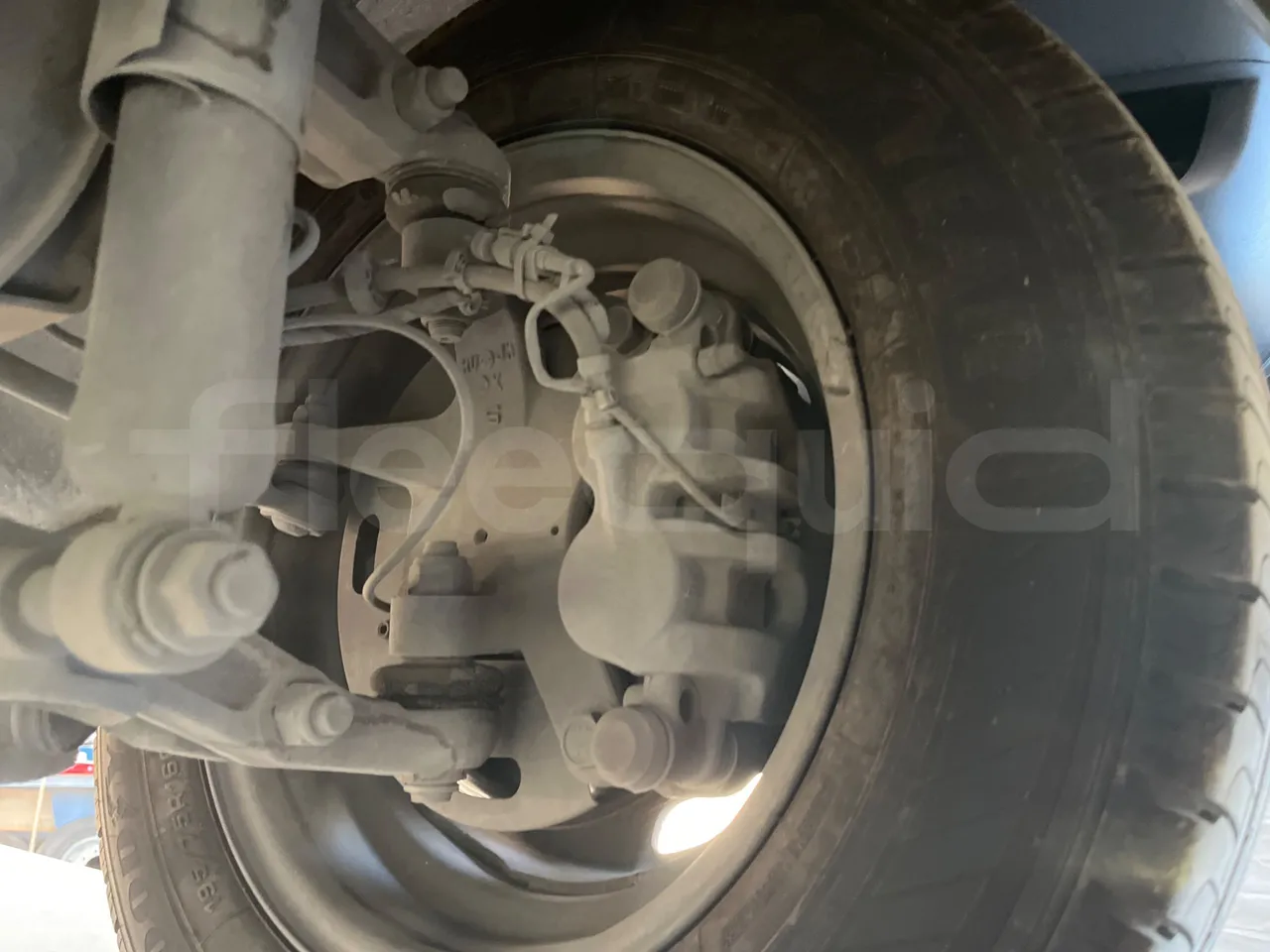 Iveco Daily 50C14N - EUR6 - 100kW - 6,048m - front brake calipers right