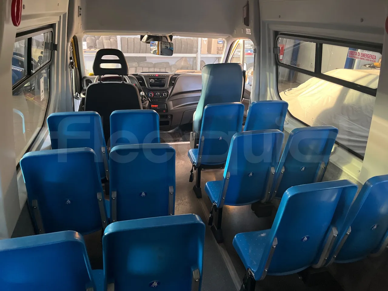 Iveco Daily 50C14N - EUR6 - 100kW - 6,048m - forward view middle aisle