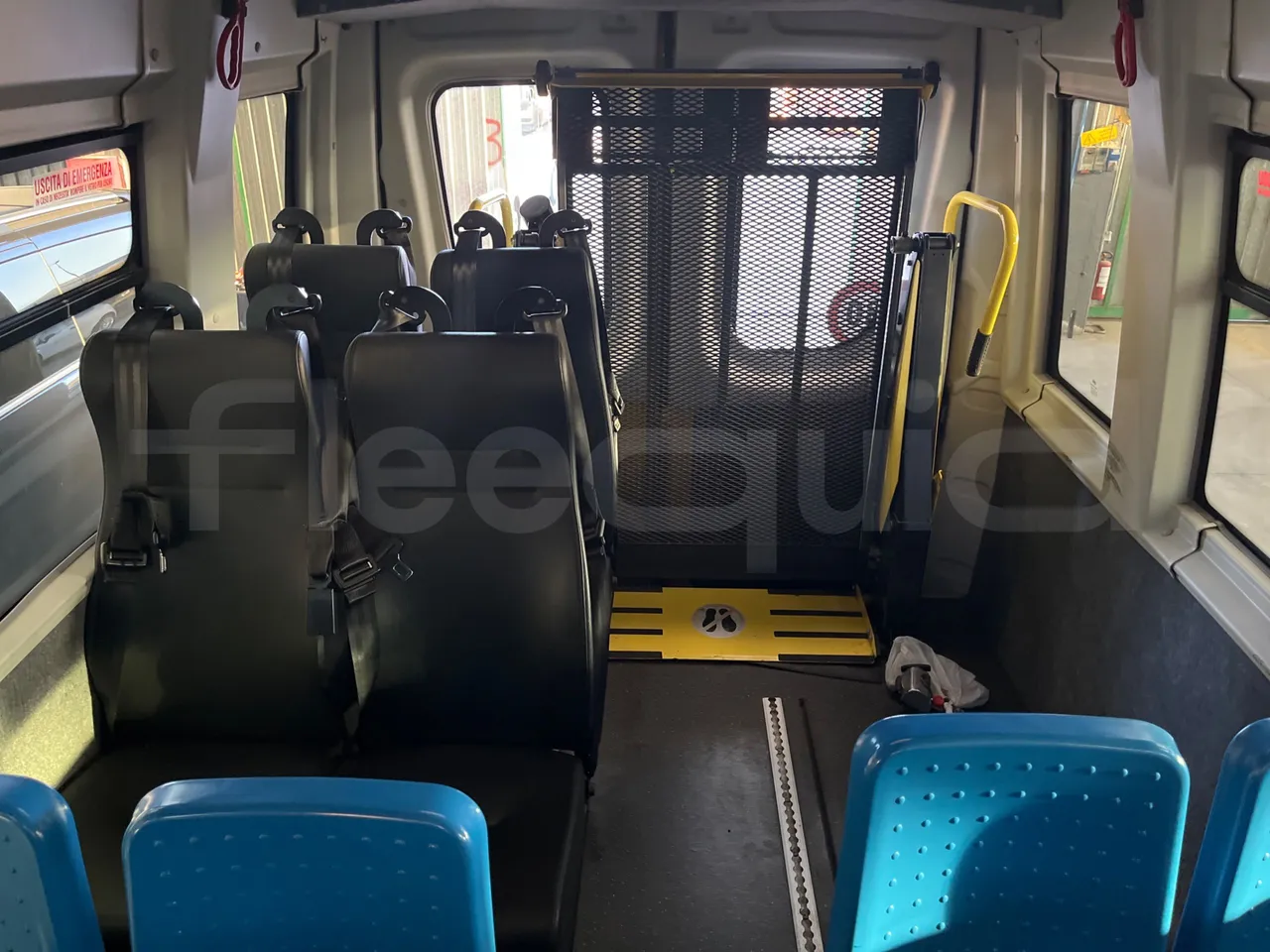 Iveco Daily 50C14N - EUR6 - 100kW - 6,048m - reverse view middle aisle