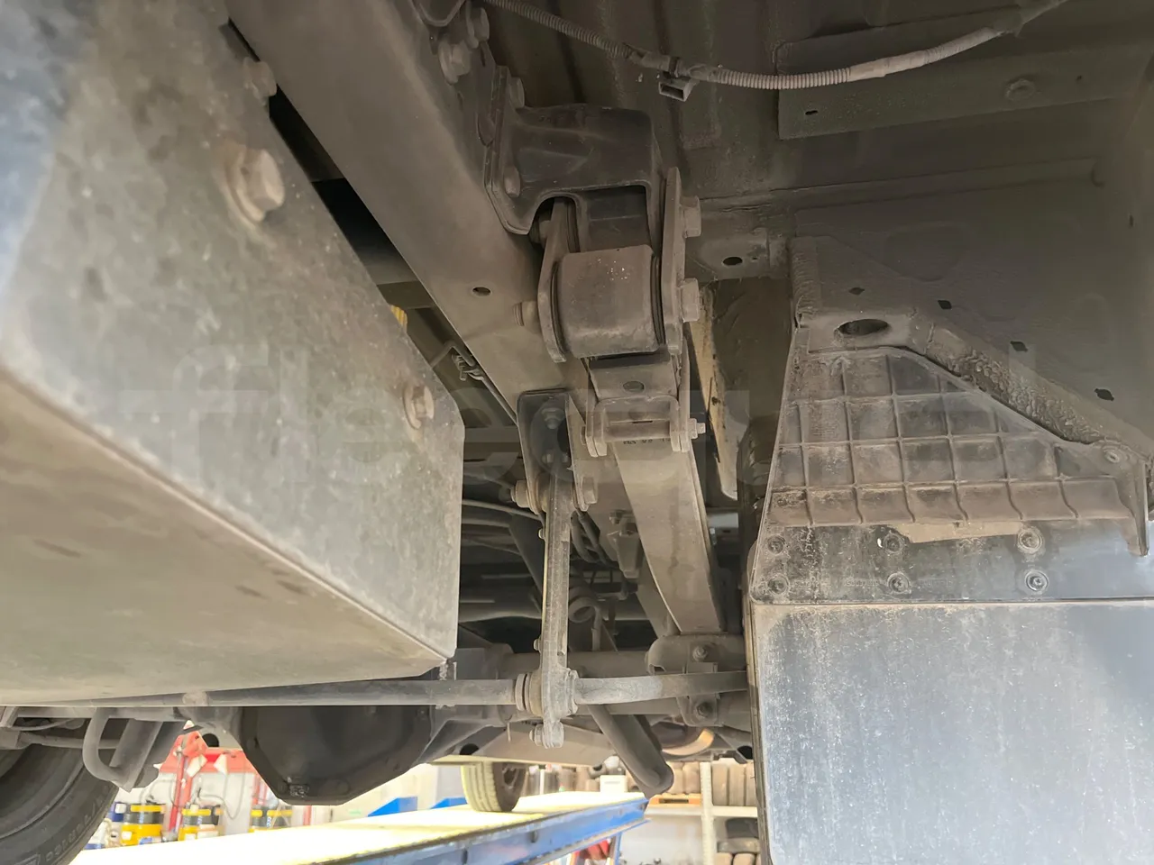 Iveco Daily 50C14N - EUR6 - 100kW - 6,048m - axel 3 leaf spring left