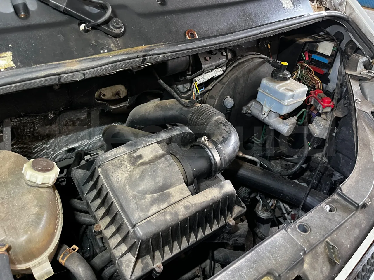 Renault Master NDDUL6/16 - EUR3 - 84kW - 5.899m - air conditioning compressor