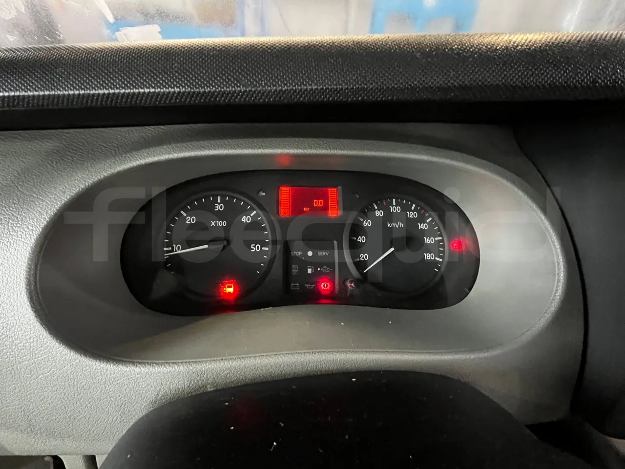 Renault Master NDDUL6/16 - EUR3 - 84kW - 5.899m - dashboard lights on