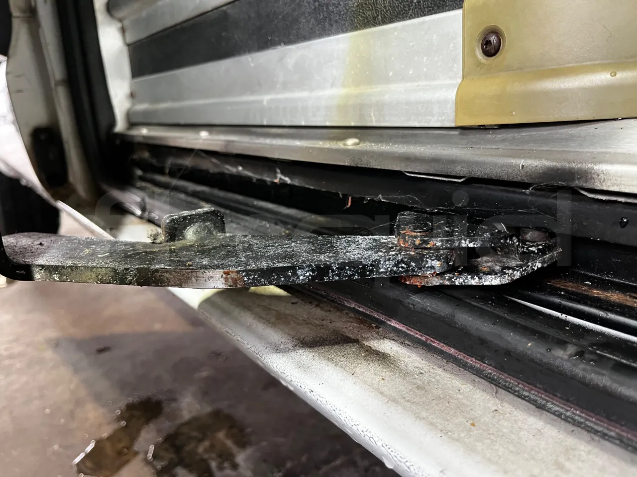 Renault Master NDDUL6/16 - EUR3 - 84kW - 5.899m - door mechanism photo