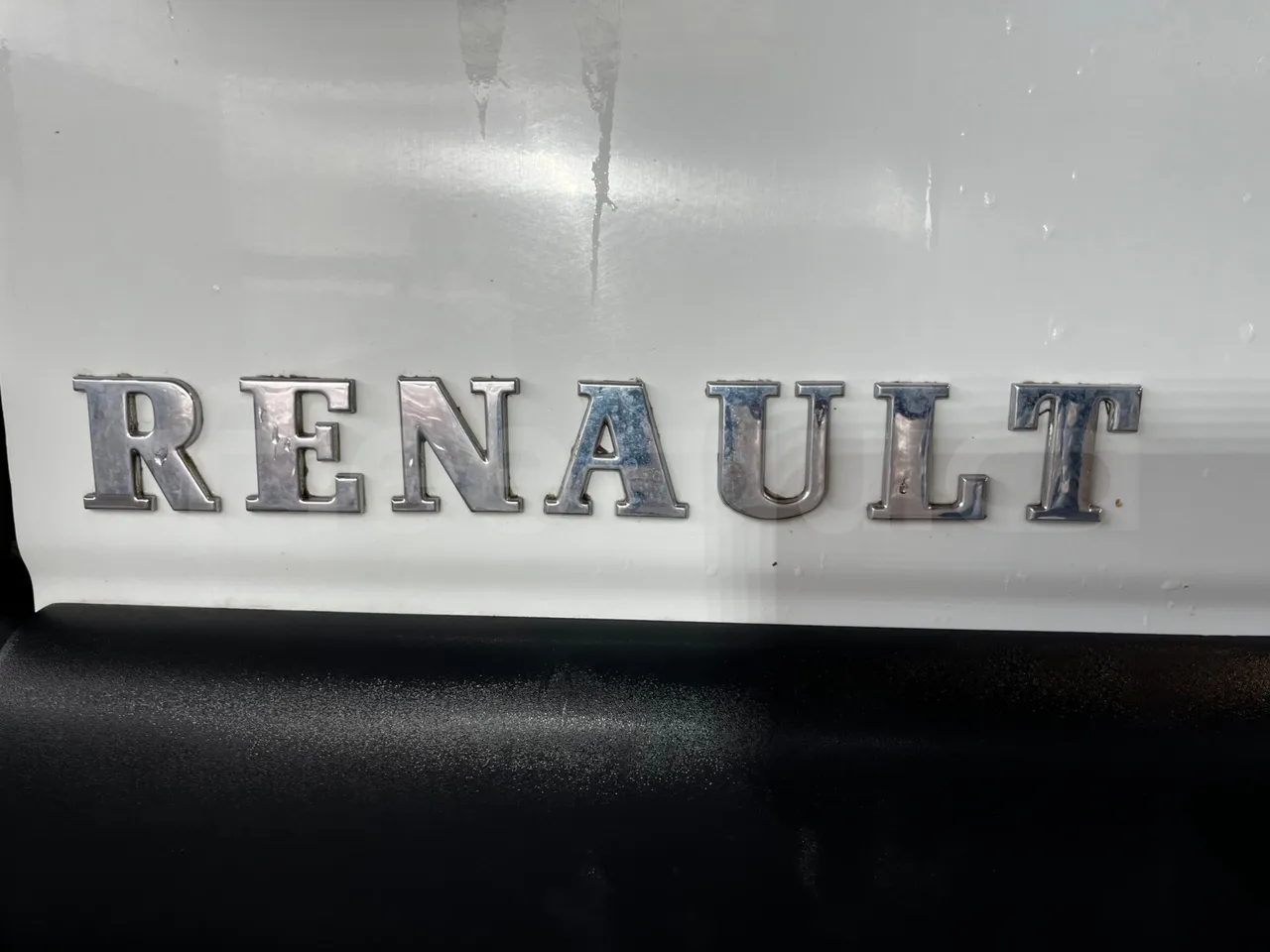 Renault Master NDDUL6/16 - EUR3 - 84kW - 5.899m - external compartments photo