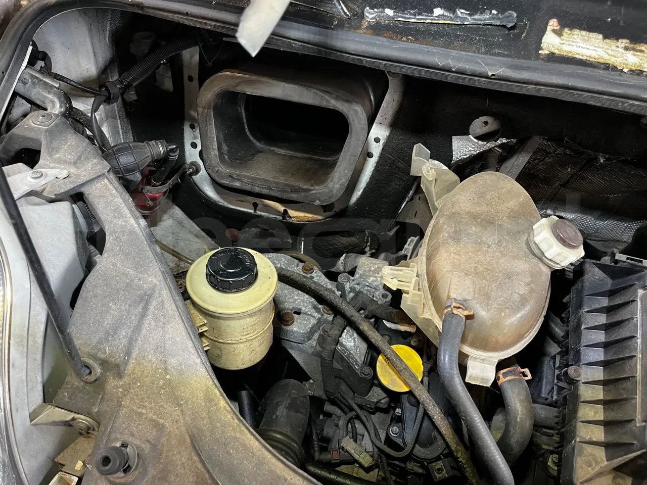 Renault Master NDDUL6/16 - EUR3 - 84kW - 5.899m - fire extinguishing system