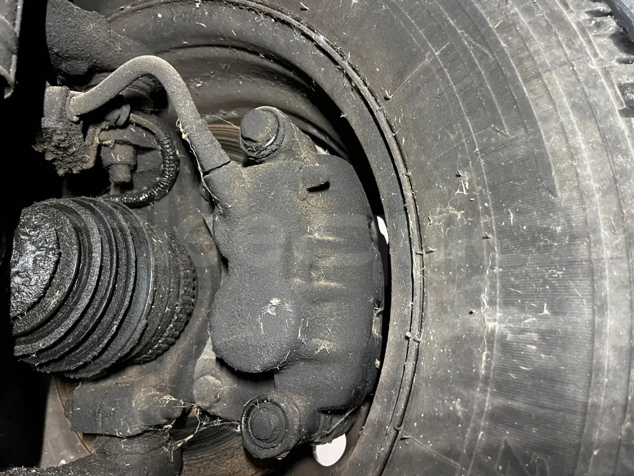 Renault Master NDDUL6/16 - EUR3 - 84kW - 5.899m - front brake calipers left